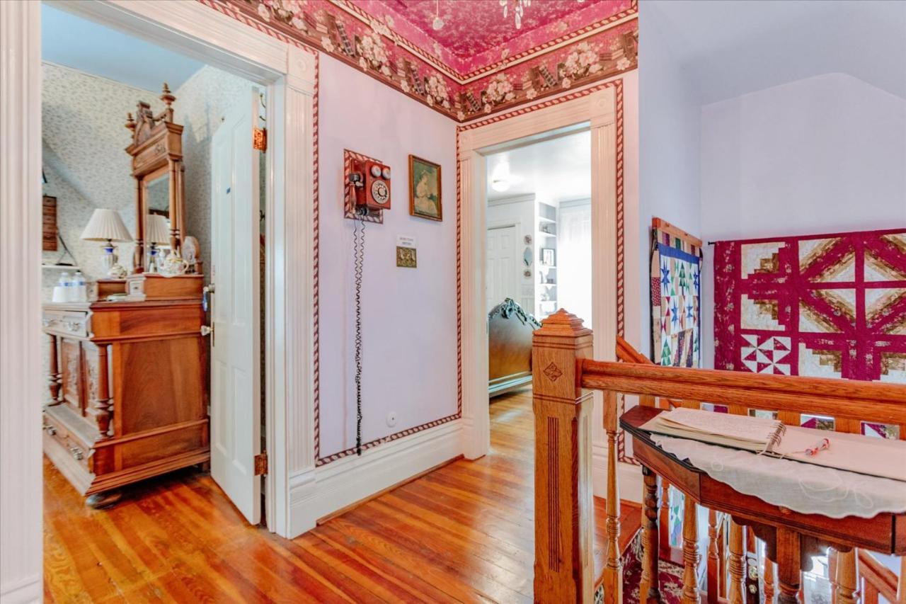 The Silk Pincushion (Adults Only) Bed & Breakfast Голдън Екстериор снимка